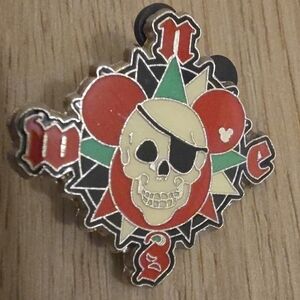 Disney Pin - Rare Hidden Mickey 1 of 7 - Disney Pirate Collector Trading Pin